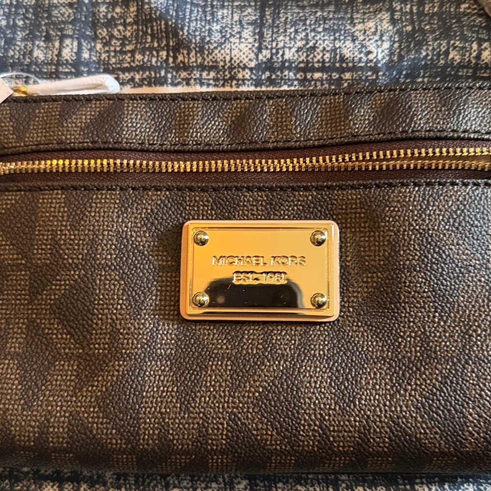 NWT MICHAEL KORS Brown Logo Saffiano Leather Wristlet Zip Clutch Bag - Picture 4 of 5